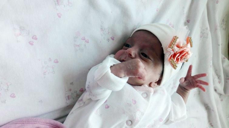 700 gramlık Elif Deniz bebek hayata tutundu